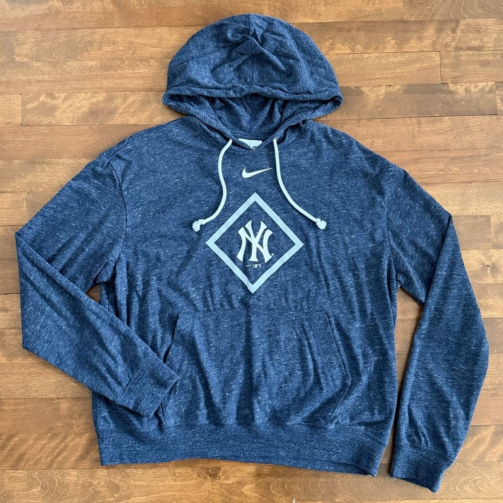 Women's Nike Navy New York Yankees Lightweight Hooded Top / Size L